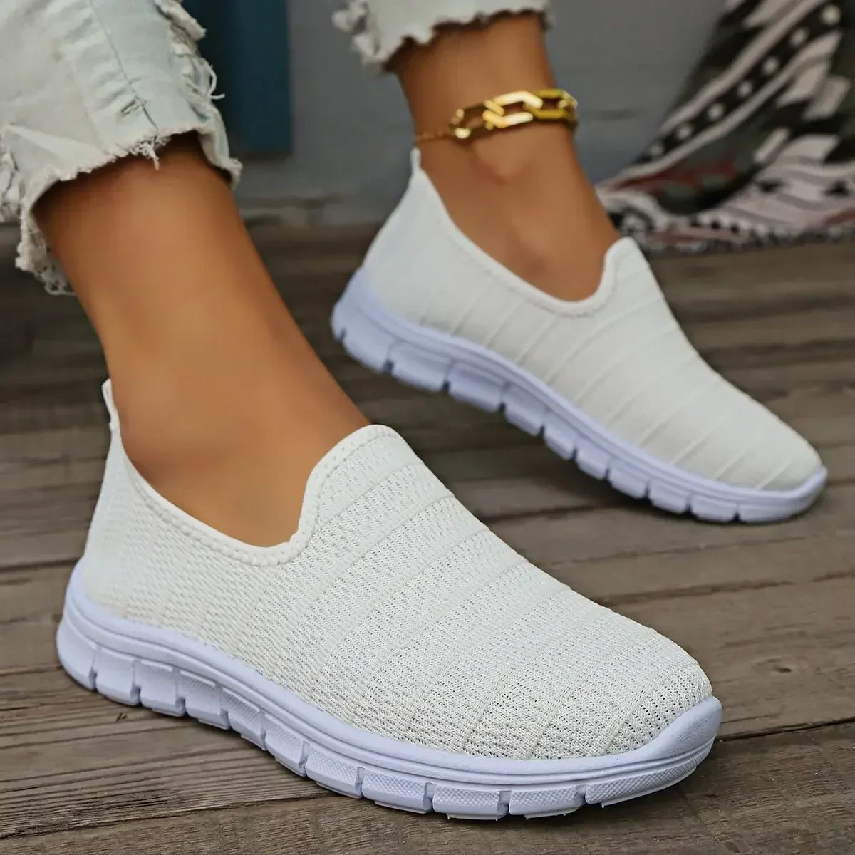 Julia™ Simple and comfortable slip-ons for every day